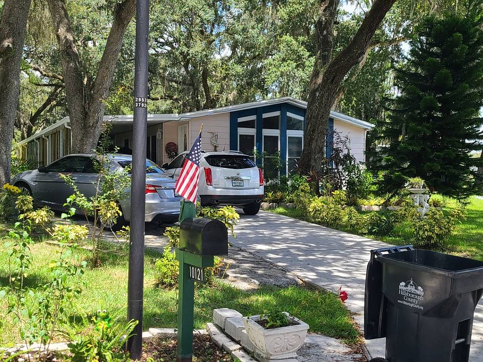 1st image of 10121 Shadow Oak Cres