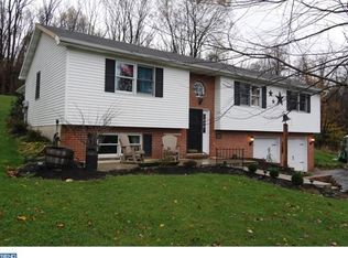 292 Mountaintop Rd, Reinholds, PA 17569