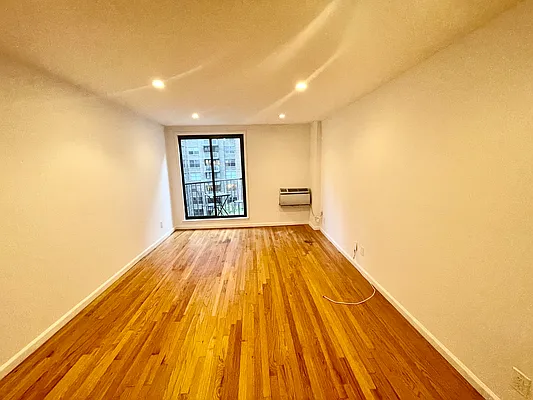 Rented by Compass | media 13