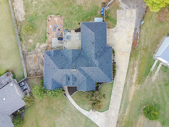 3rd image of 4126 Hickory Cir