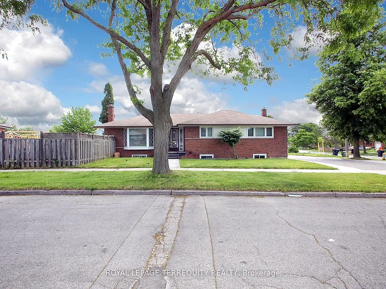1 Barnes Cres — Photo 2