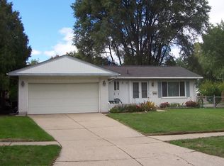 37747 Longacre Dr, Sterling Heights, MI 48312