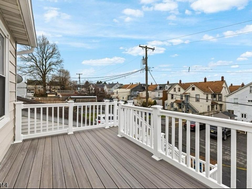 Second floor deck