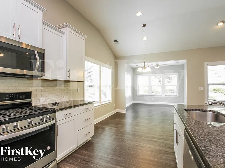 206 Paradise Hills Cir — Photo 5