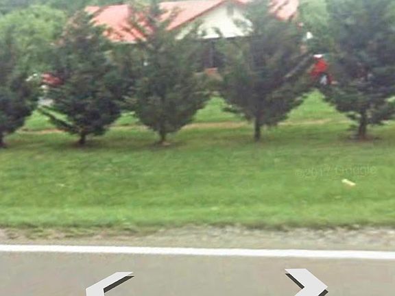3rd image of 9424 W Pine St