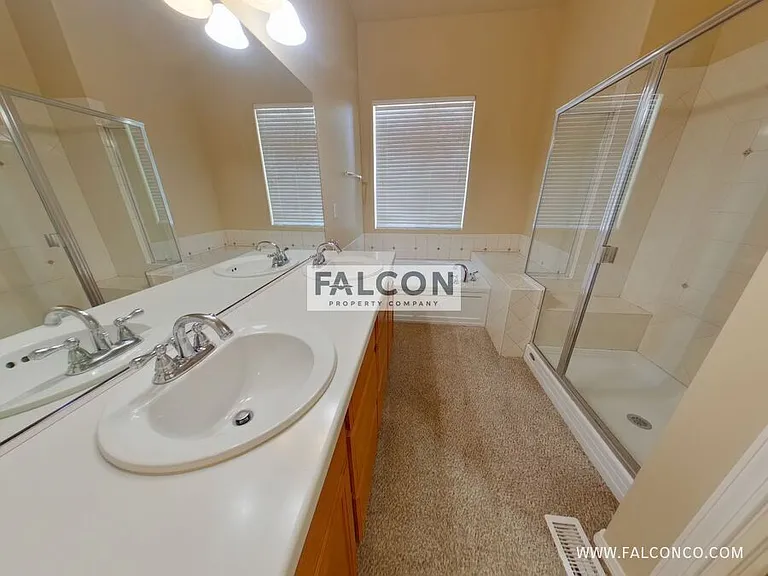10525 Black Elk Way — Photo 7