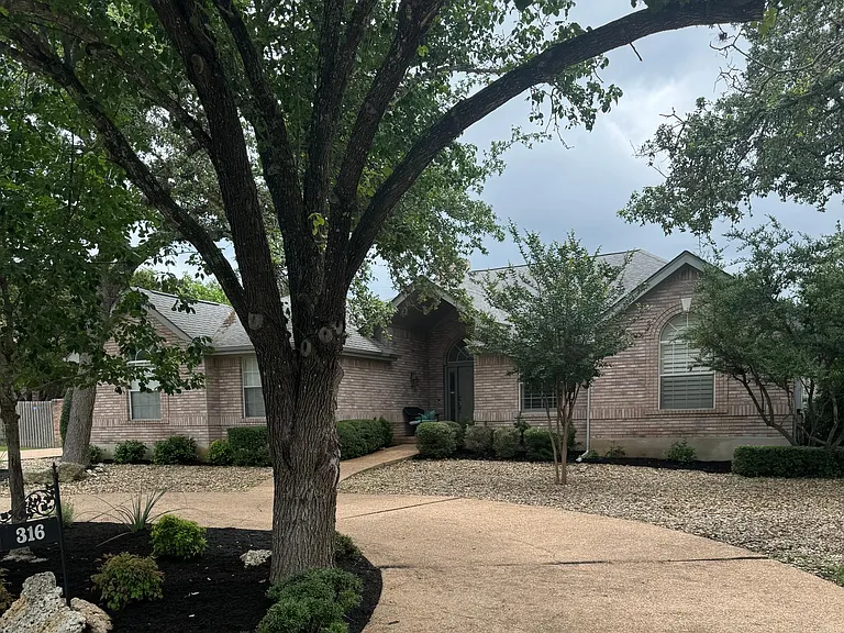316 Duck Lake Dr — Photo 2