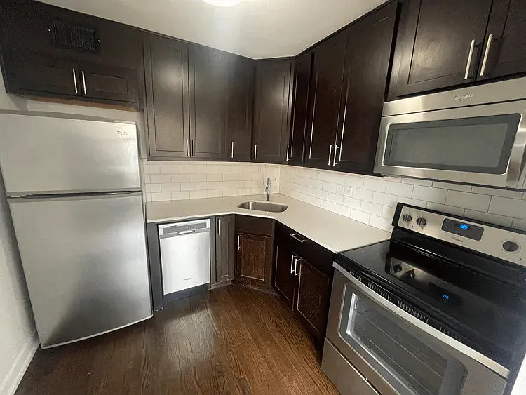 5649-50 N Sheridan Rd #8D — Photo 1