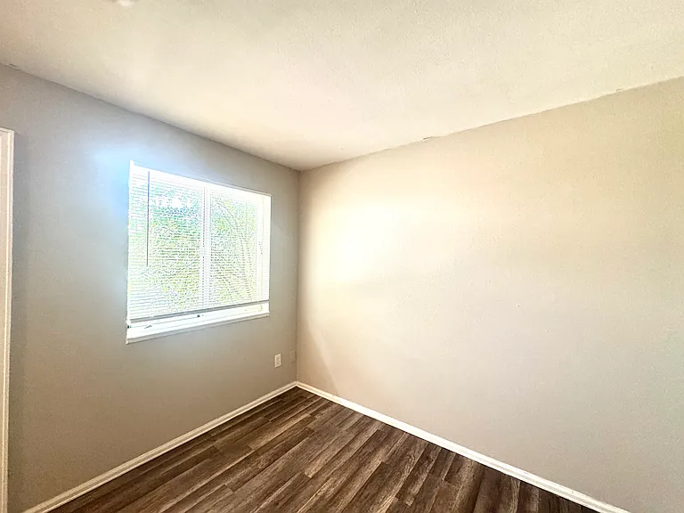Leisure Apartments — Photo 19