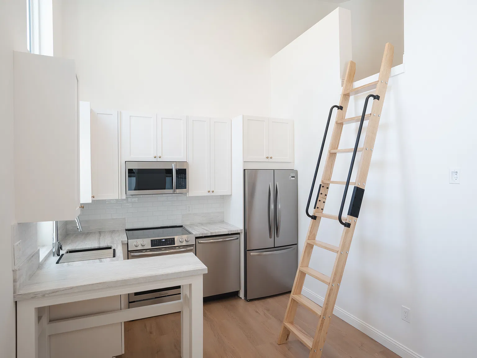 1 bed, 500 sqft, $2,900 — Photo 2