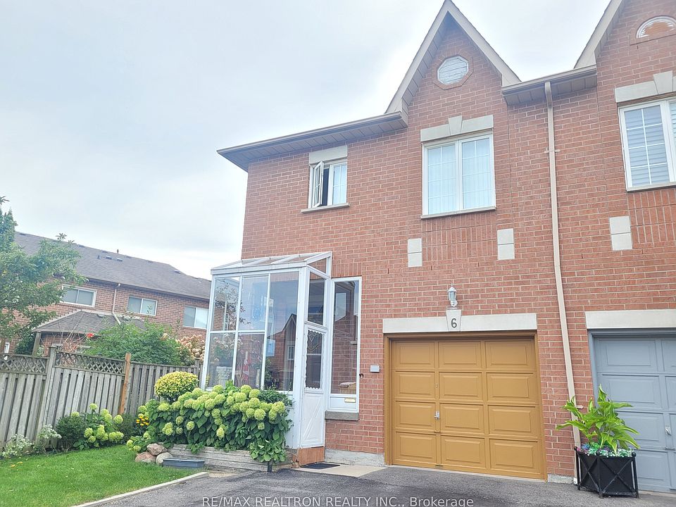 1st image of 6 Echo Glen Rd