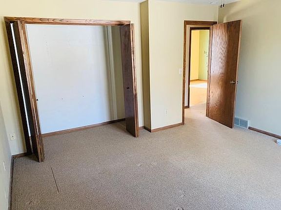 5th image of 509 22nd Ave NE