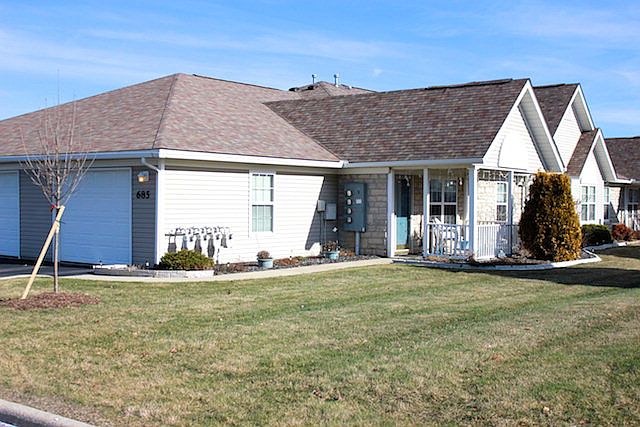 1st image of 685 Scott Dr