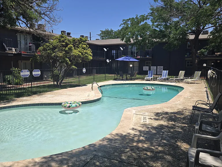 Tanglewood Apartments — Photo 17