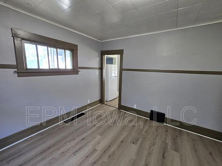 506 Fowler St — Photo 12