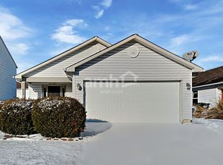 664 Locust Grove Ln, Greenwood, IN