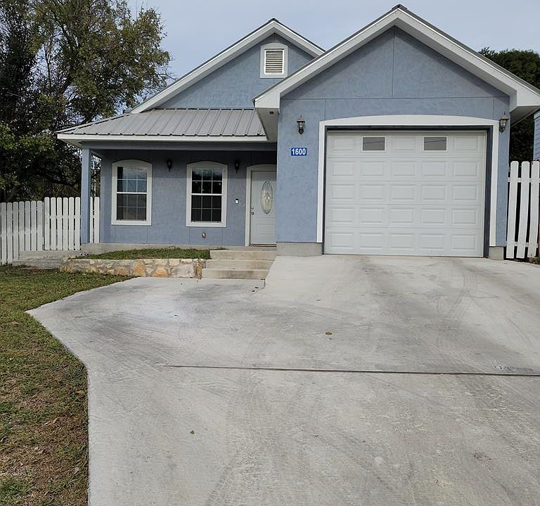 1st image of 1600 Woodside Dr