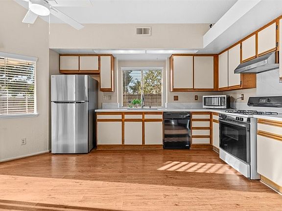 5th image of 7373 Glenview Pl