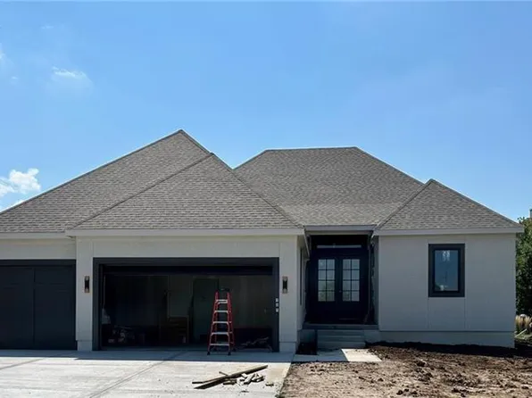 10405 W 151st Pl, Overland Park, KS 66221