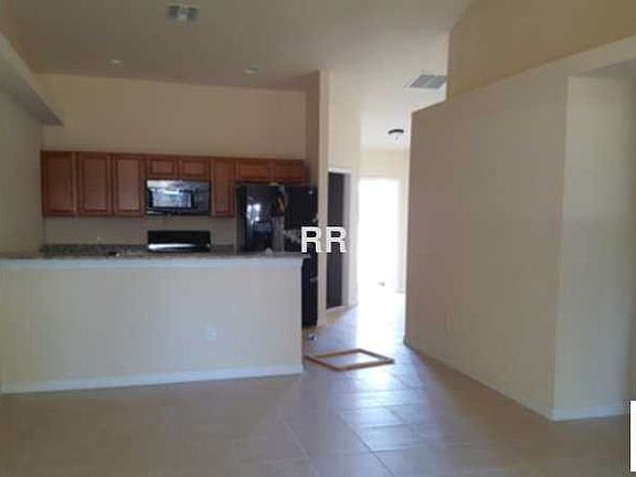 5th image of 113 SE 23rd Pl