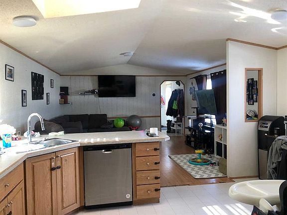 5th image of 3 W Dewberry Rd