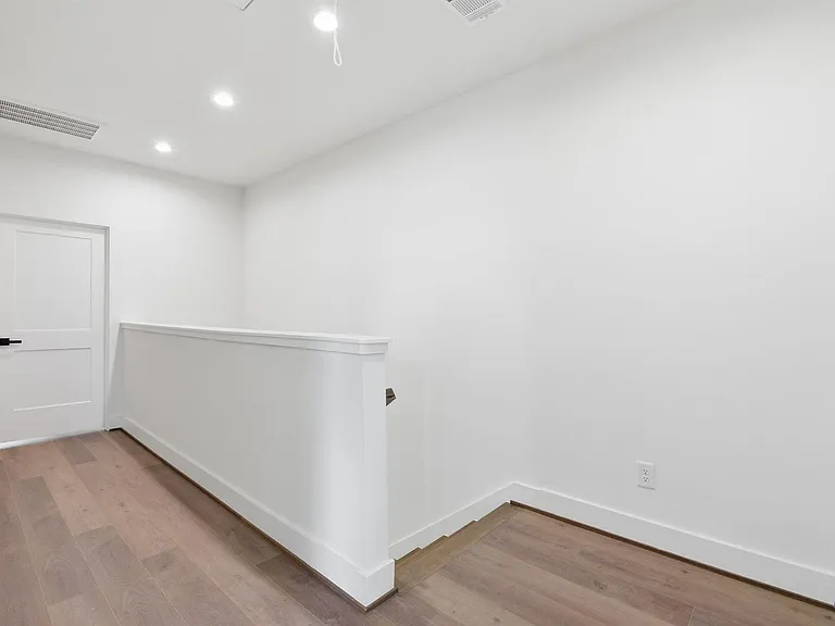 7704 Earl Rudder Way — Photo 28