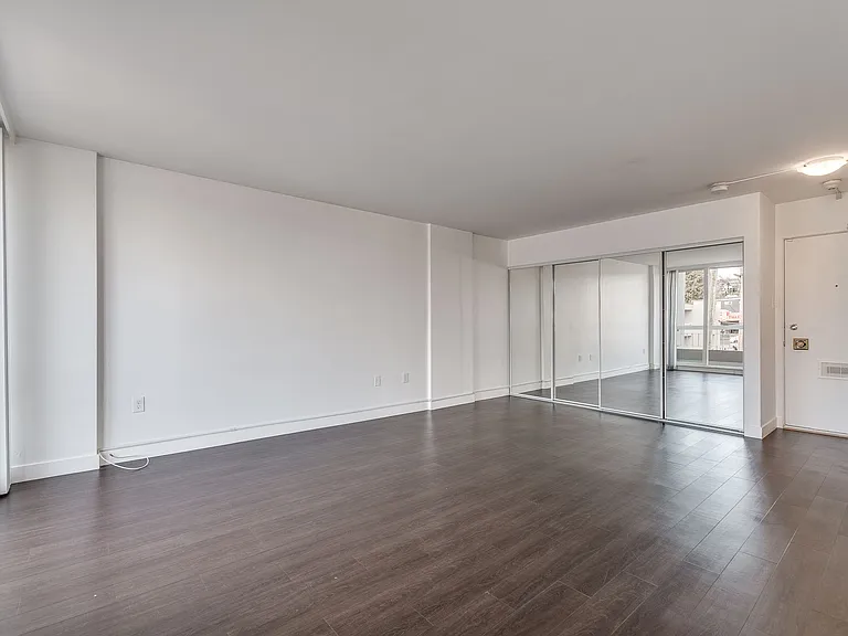 695 SE Marine Dr #605 — Photo 11