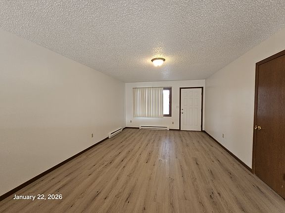 5th image of 4021 Lakeview Dr #1