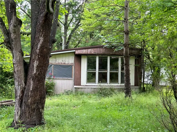 2242 Ross Ln, Linesville, PA 16424