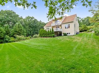 15 Boulder View Dr, Scituate, RI 02831