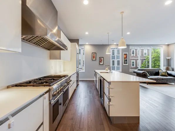14 I St Unit 3, South Boston, MA 02127