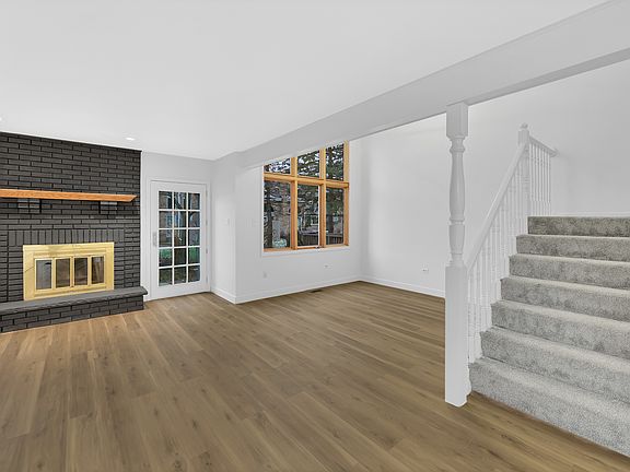3rd image of 17247 Lakebrook Dr
