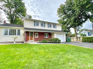 100 Dellwood Rd, Edison, NJ 08820