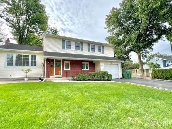 100 Dellwood Rd, Edison, NJ 08820