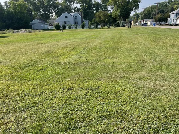 1016 6th St, Clarkfield, MN 56223