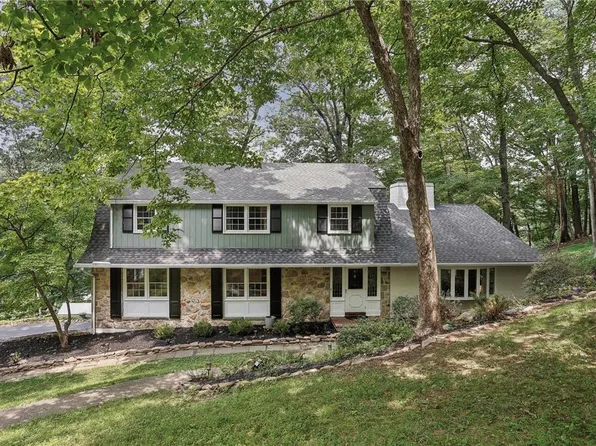 435 N Pine Top Pl, Bethlehem, PA 18017