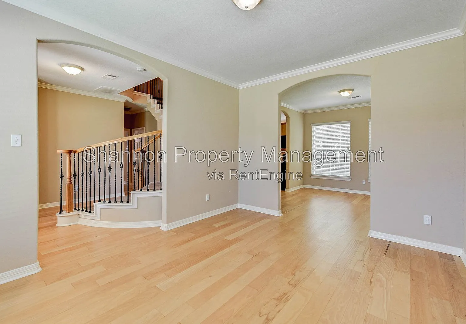 4 bed, 2.5 bath, 2461 sqft, $2,100 — Photo 4