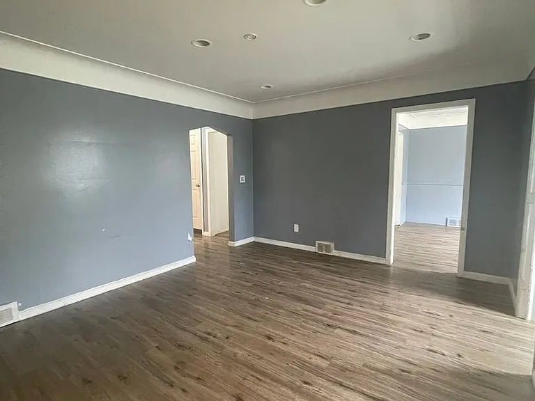18010 Lesure St — Photo 3