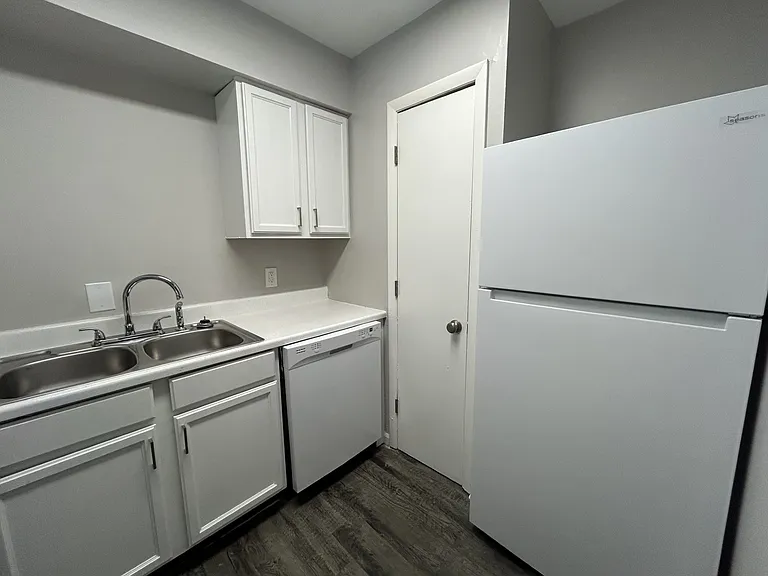 The Peak Apartments and Townhomes — Photo 32