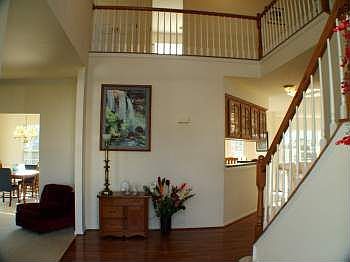 2 story hardwood foyer