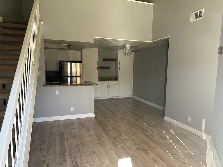 24401 Avenida De Los Ninos — Photo 4