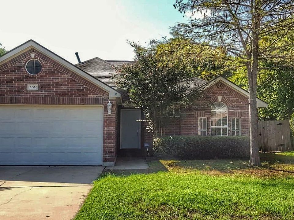 1st image of 2209 Grove Dr