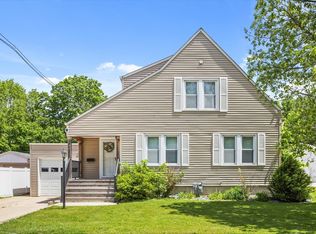 742 Chambers St, Ottawa, IL 61350