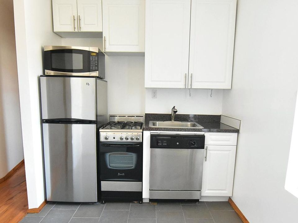 2nd image of 644 W 173rd St APT E1