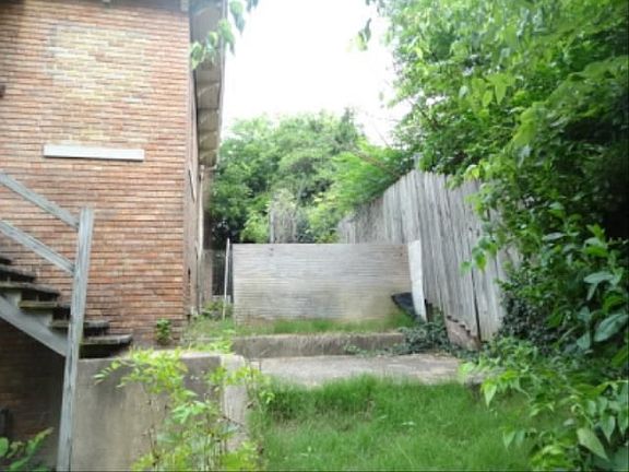 3rd image of 204 N 5th St