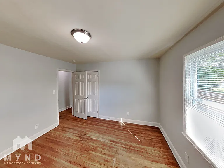 300 Jones St #300 — Photo 11