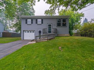 105 Daywood Dr, Baldwinsville, NY 13027