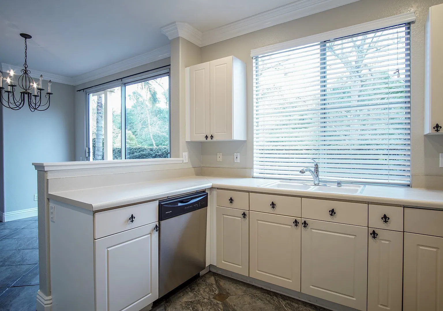 Gorgeous 3 BD Detached House in Carmel Valley! — Photo 2