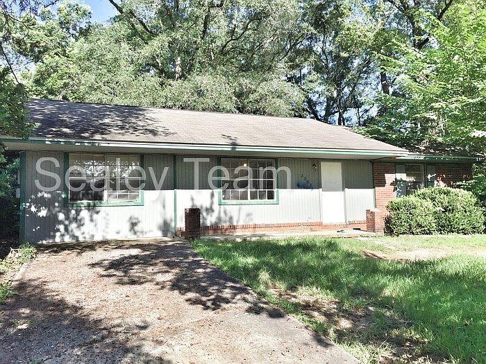 1st image of 2302 Lois Ln
