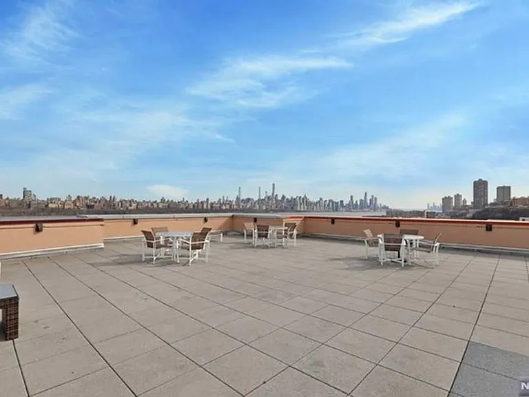 512 Hudson Park — Photo 30